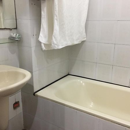 Hanh Phuc Hotel โฮจิมินห์ซิตี้ ภายนอก รูปภาพ